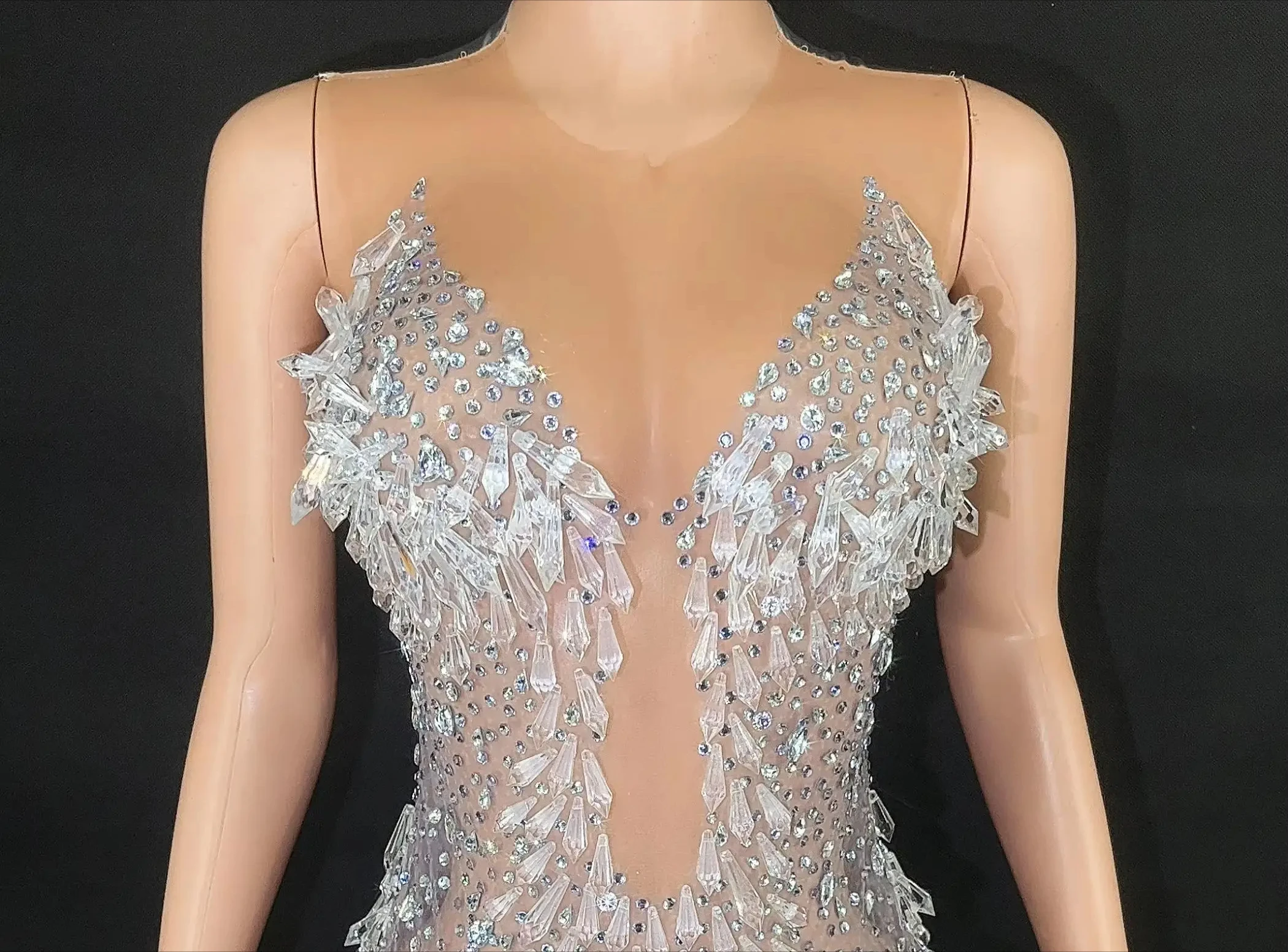 Короткое платье на день рождения со стразами и кристаллами женское сексуальное