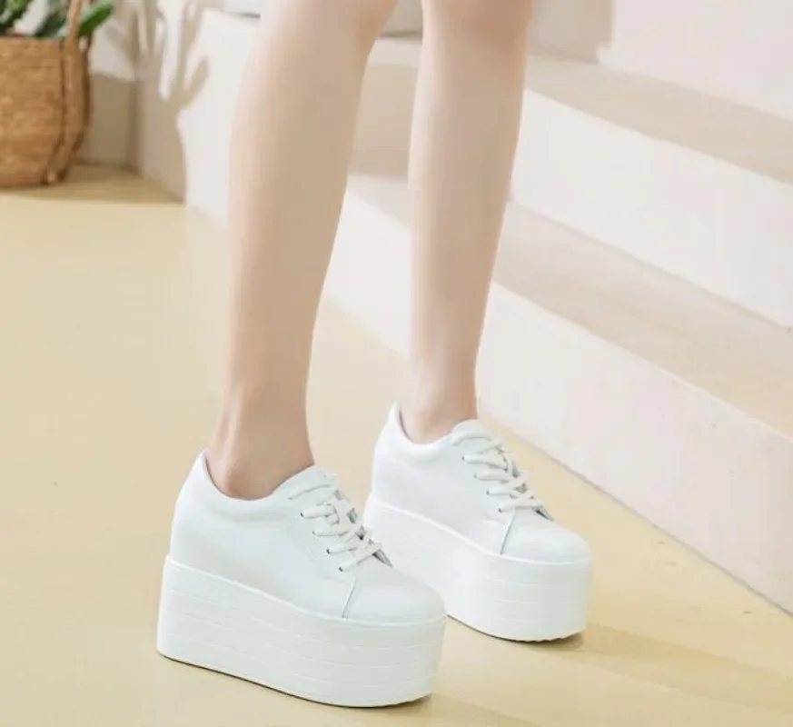 Новые кожаные осенне-весенние ботинки на танкетке из синтетической натуральной