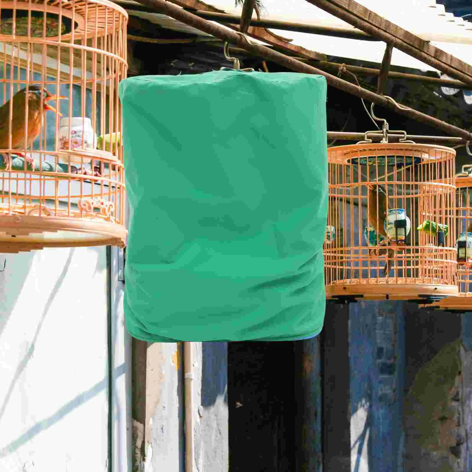 

Bird Cage Covers Large Parrot Cage Cloth Windproof Waterproof Shield Guard Classic Round Dome Bird Cage Cover (Random Birdcage