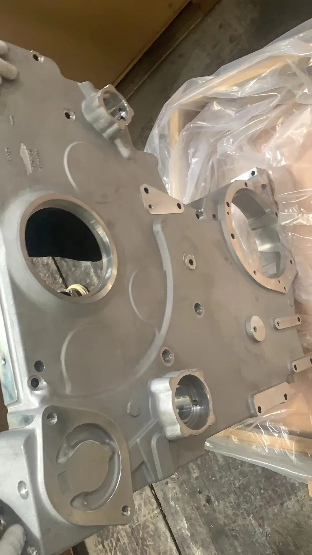 Оригинальные автозапчасти Chongqing CCEC KTA19 крышка коробки передач двигателя 3073217 4094813