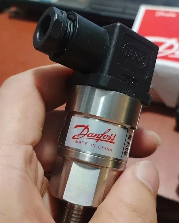 ДЛЯ Danfoss MBS3100 060G3722 Датчик давления новый для масляного сепаратора 1 шт.