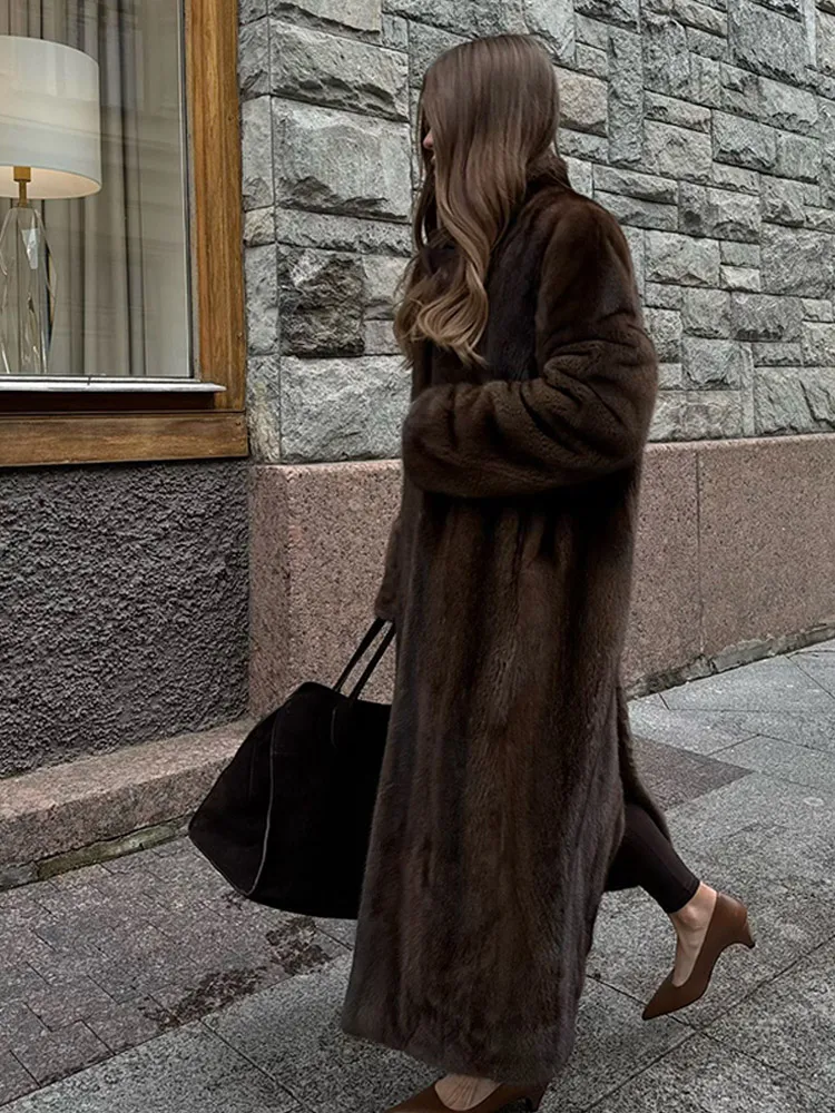 Женское утепленное пальто из искусственного лисьего меха