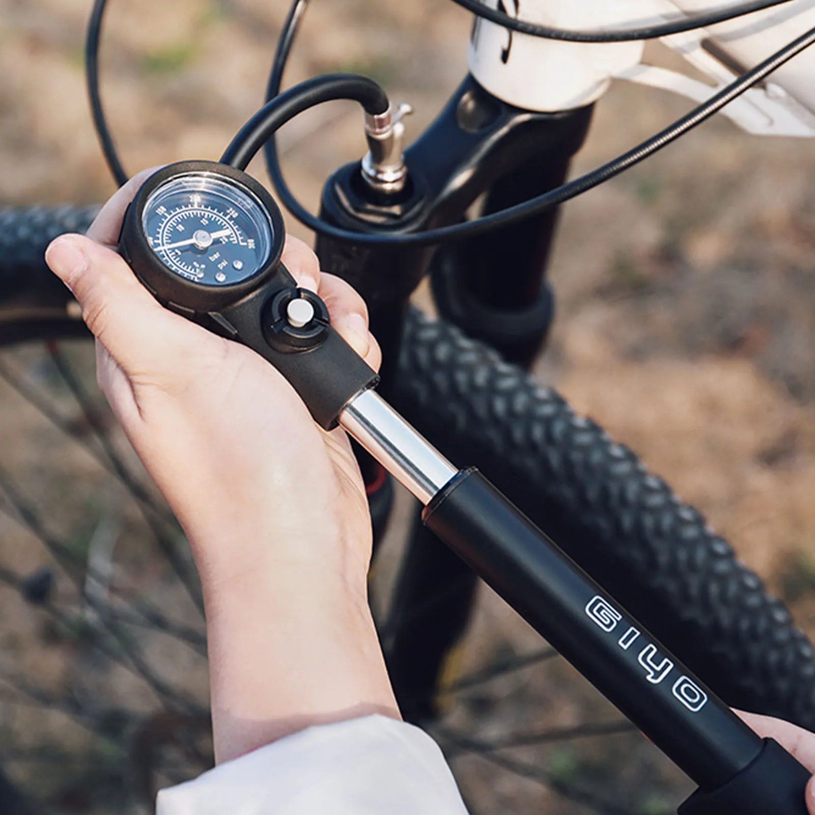 

Велосипедный насос с манометром, портативный мини-насос для велосипедных шин, совместим с клапаном Presta и Schrader для дорог