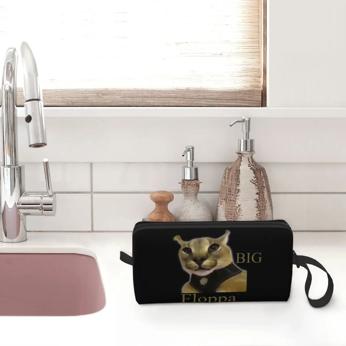 Большая сумочка для туалетных принадлежностей Floppa на заказ Женская забавная