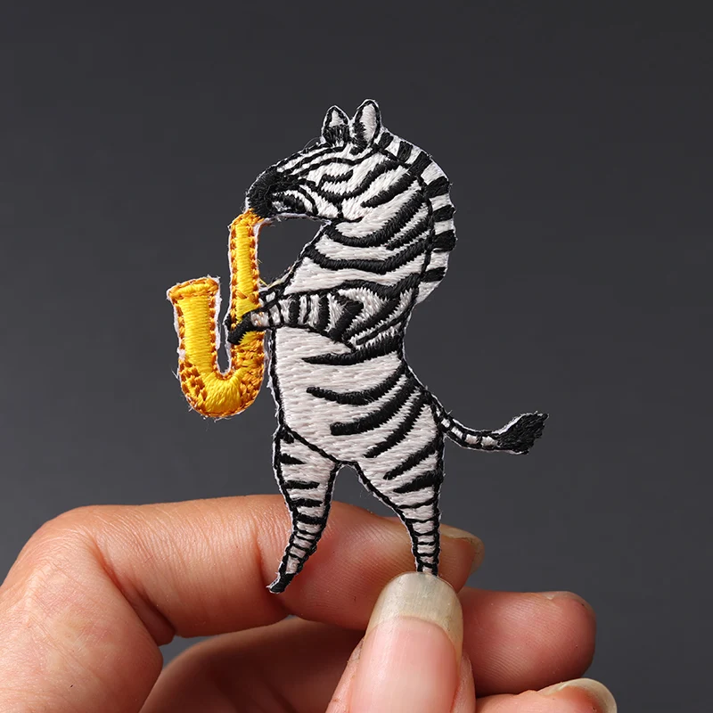 Выдувной саксофон Зебра размер: 6x3 см патчи с утюгом вышивка детской одежды