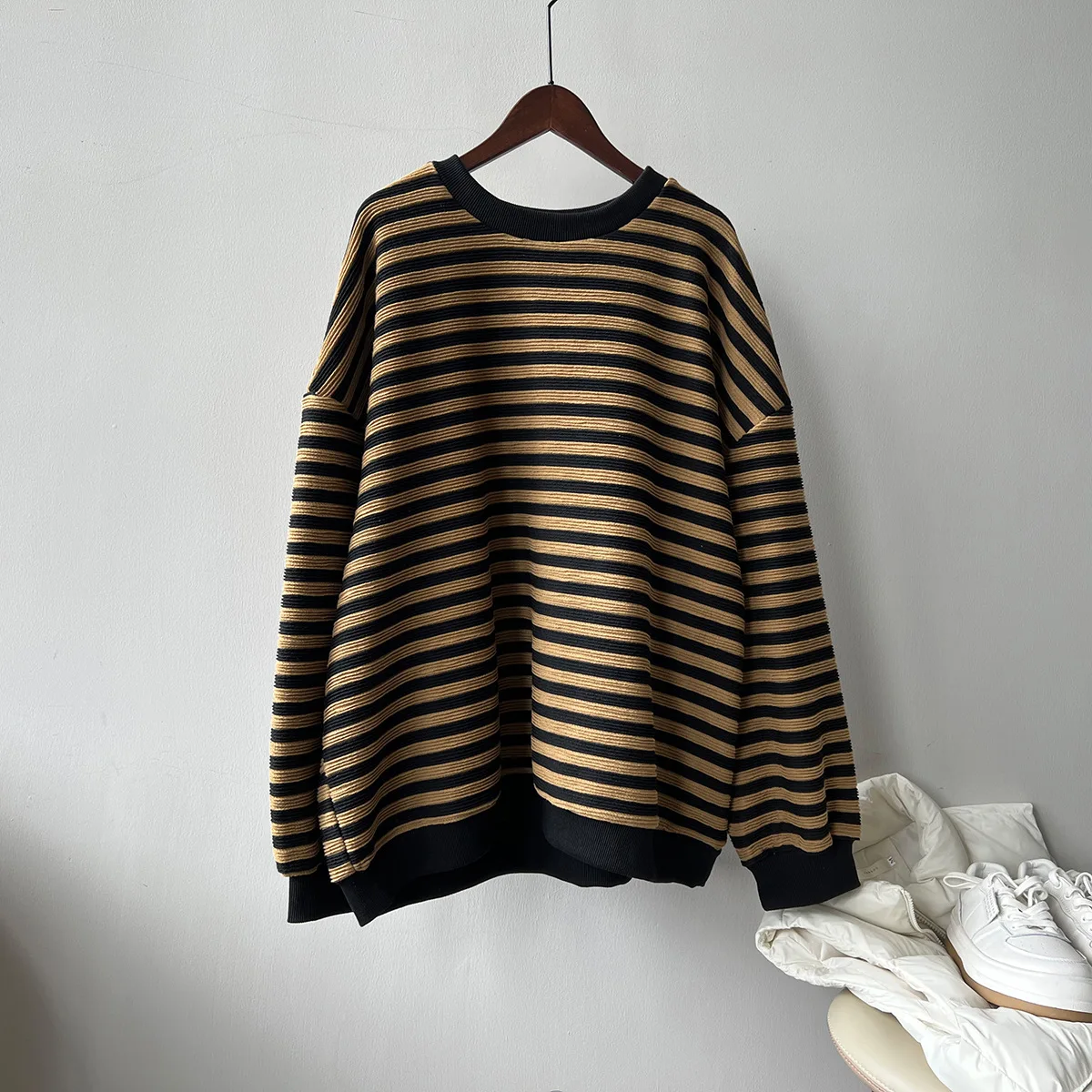 Striped Women's Hoodies 2023 New Spring Retro Round Neck Designer Fashion Thicken Fleece Winter Female Tops Hoodie Woman