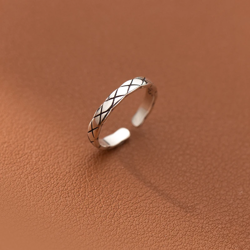 

Korean Version Simple Style 925 Sterling Silver Lady Autumn Thai Silver Cross Ring Retro Niche 2022 New Fashionable Hand Jewelry