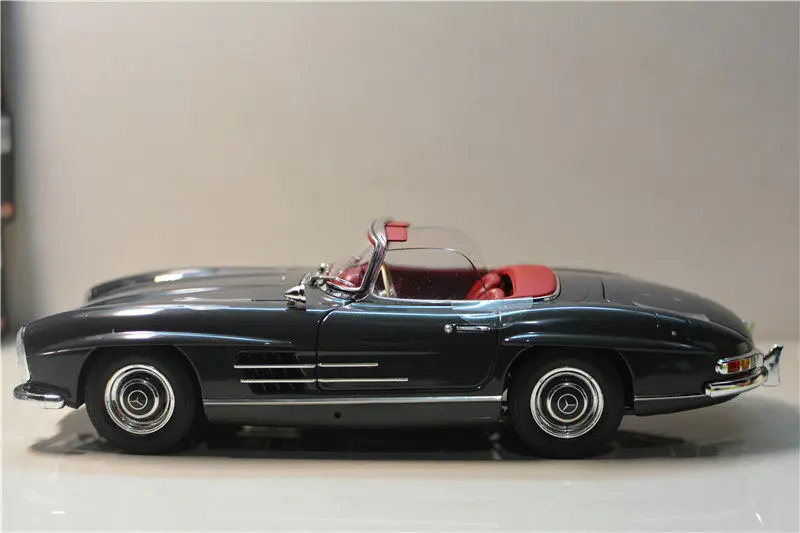 Фото Модель автомобиля Diecast Minichamps 1:18 Benz 300 SL W198 из сплава №2
