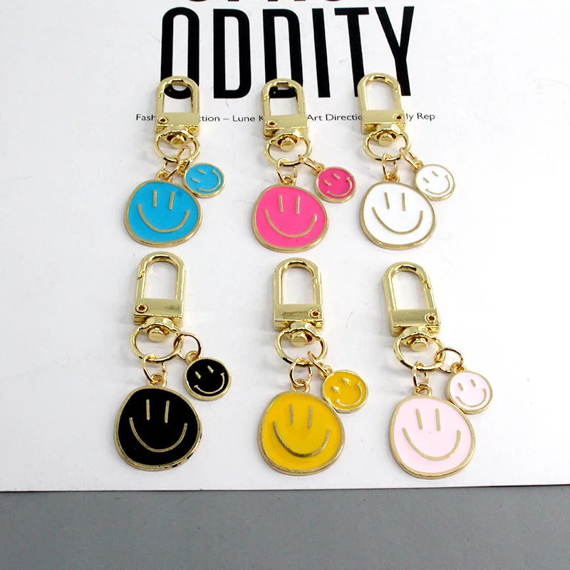 

Lovely Smile Face Keychain For Women Gift Pink Blue Fashion Key Ring Holder Cartoon Bag Airpods Box Car Phone Accessories Jewel