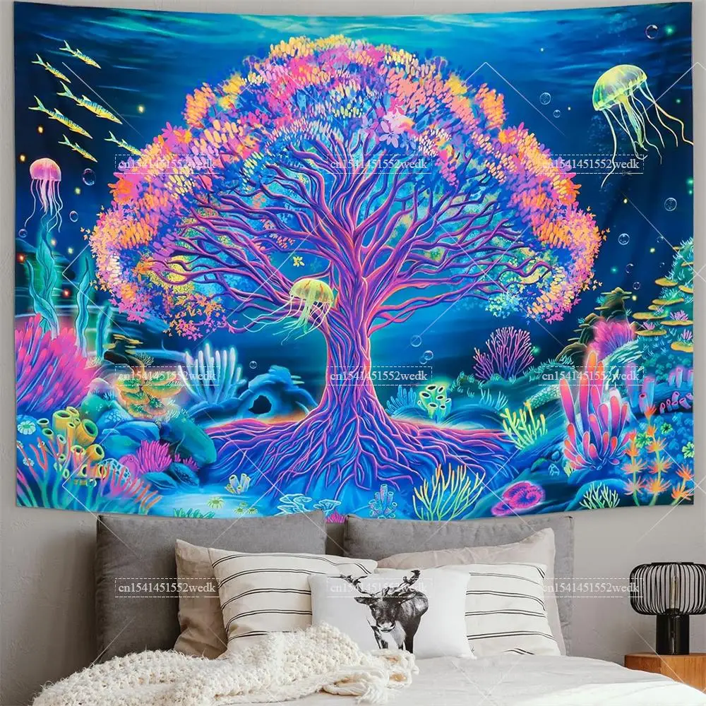 Подводный подводный мир с черной подсветкой