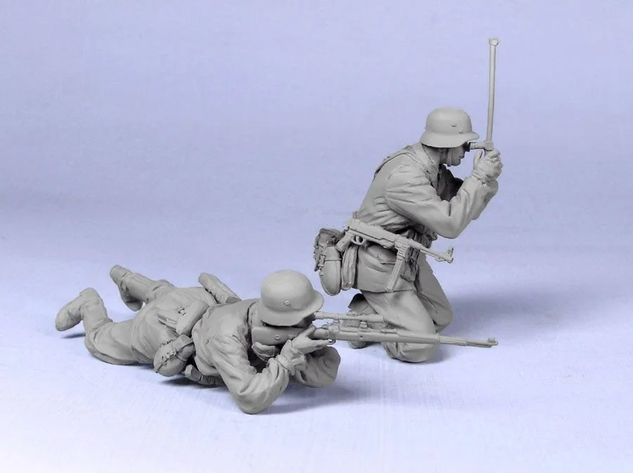 

1:35 Ratio Die-cast Resin 2 2 Figures Need To Be Assembled and Colored By Themselves