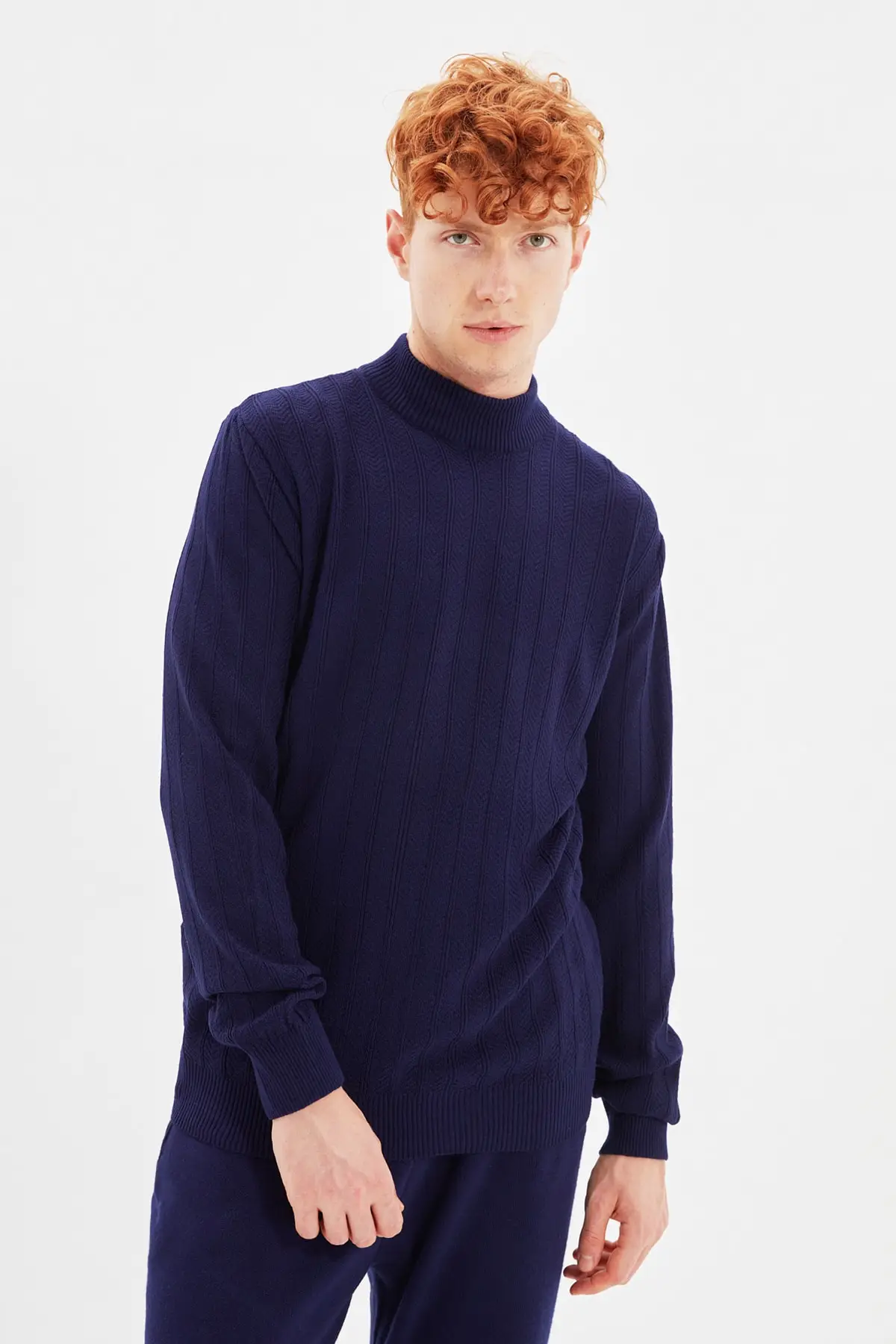 

Trendyol Male Slim Fit Bike Collar Sweater TMNAW22KZ2337