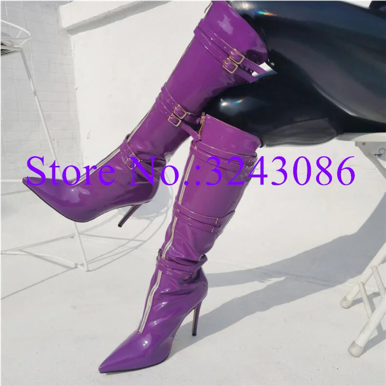 

Женские длинные сапоги из лакированной кожи, фиолетового цвета, с ремешком и пряжкой