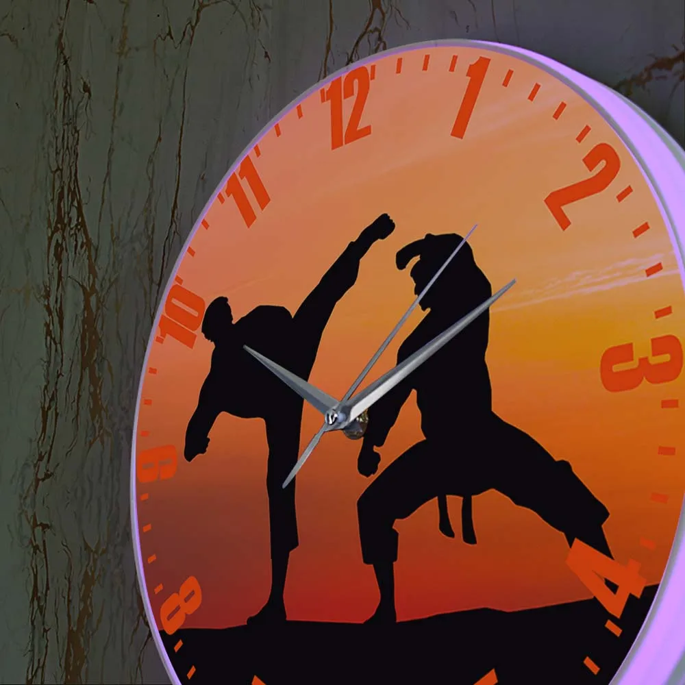 Японские боевые искусства каратэ настенные часы игроки борьба с небом