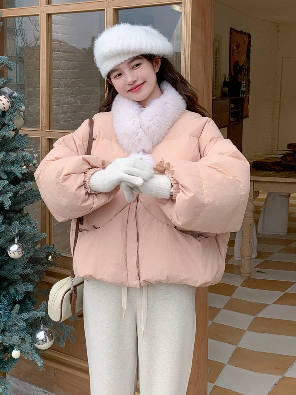 Розовый шарф с меховым воротником короткий пуховик женский зимний новый