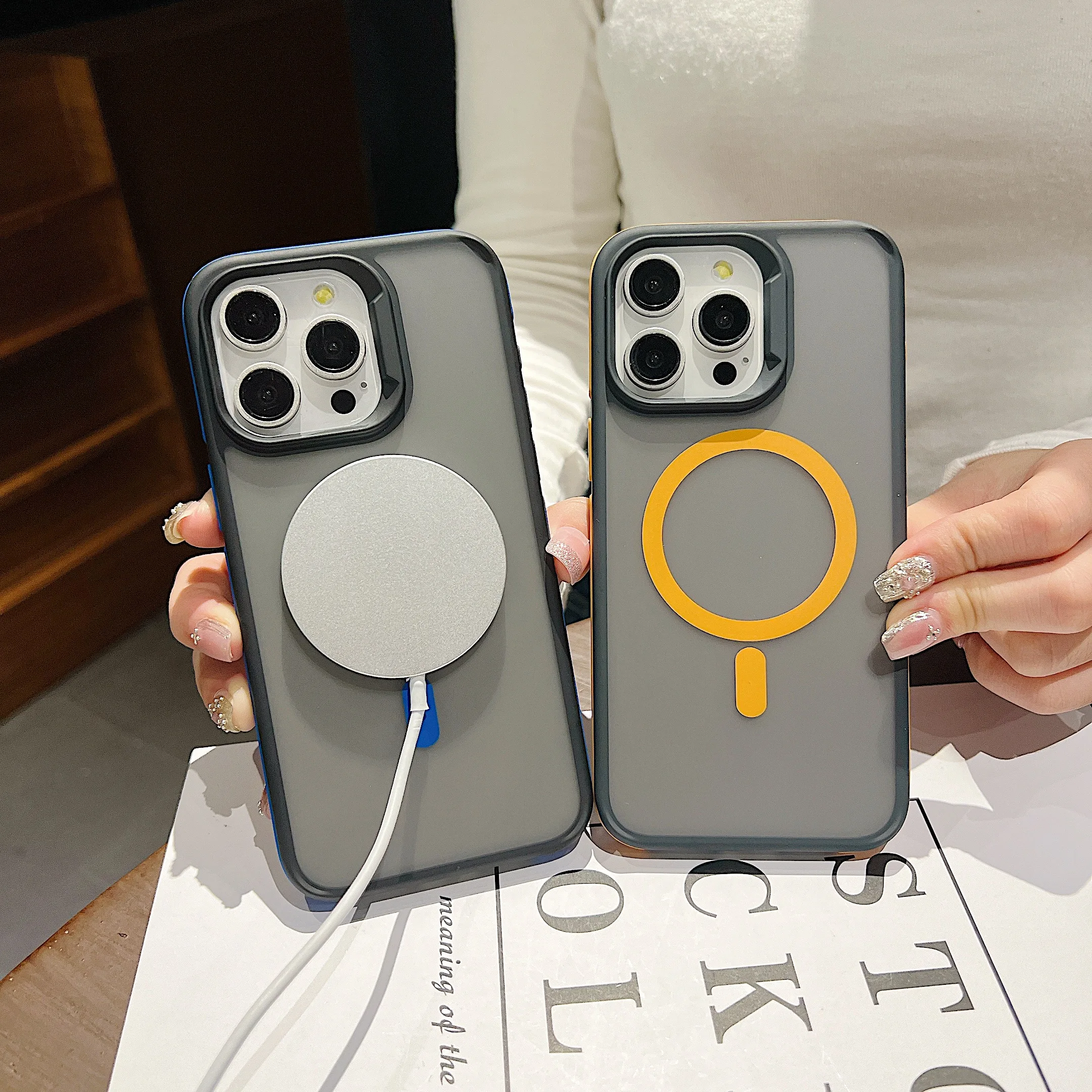 Полупрозрачный матовый магнитный чехол с беспроводной зарядкой для iPhone 16 Pro Max 15 14