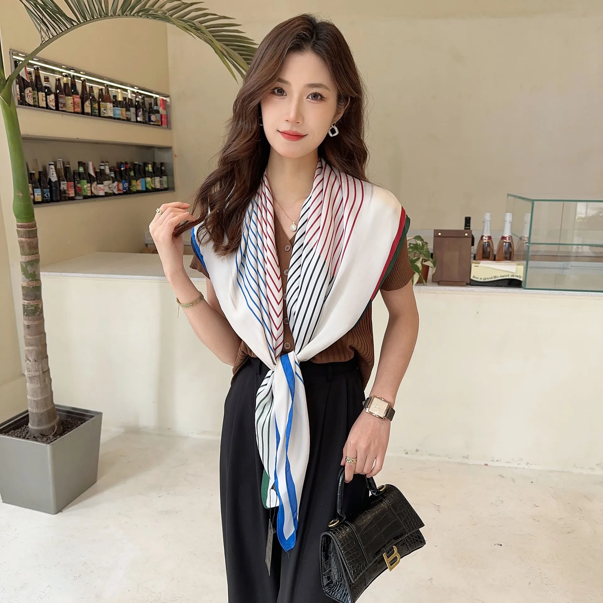 

2023 новый большой шелковый шарф для женщин, квадратный шарф, Женская шаль с принтом, хиджаб, модный бренд, пляжные шарфы-пончо