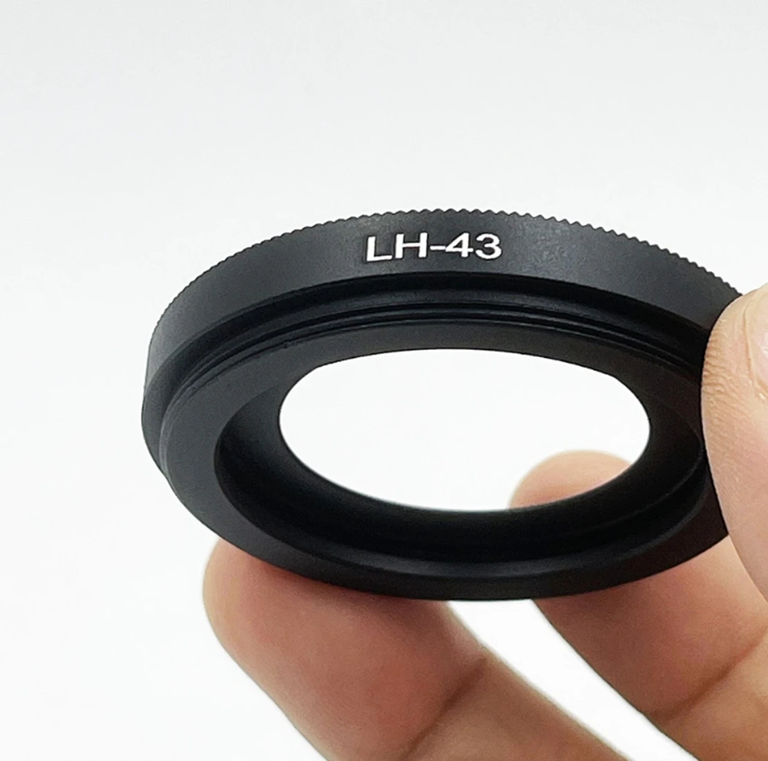 Металлическая бленда для объектива камеры с винтовым креплением