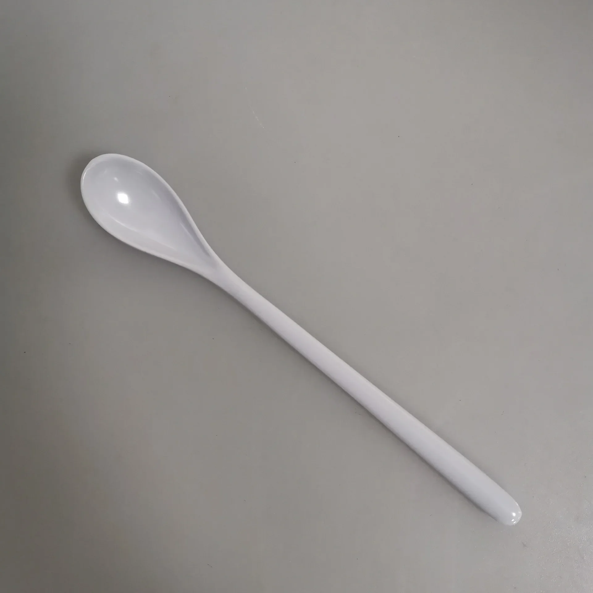 

Пластиковые десертные ложки