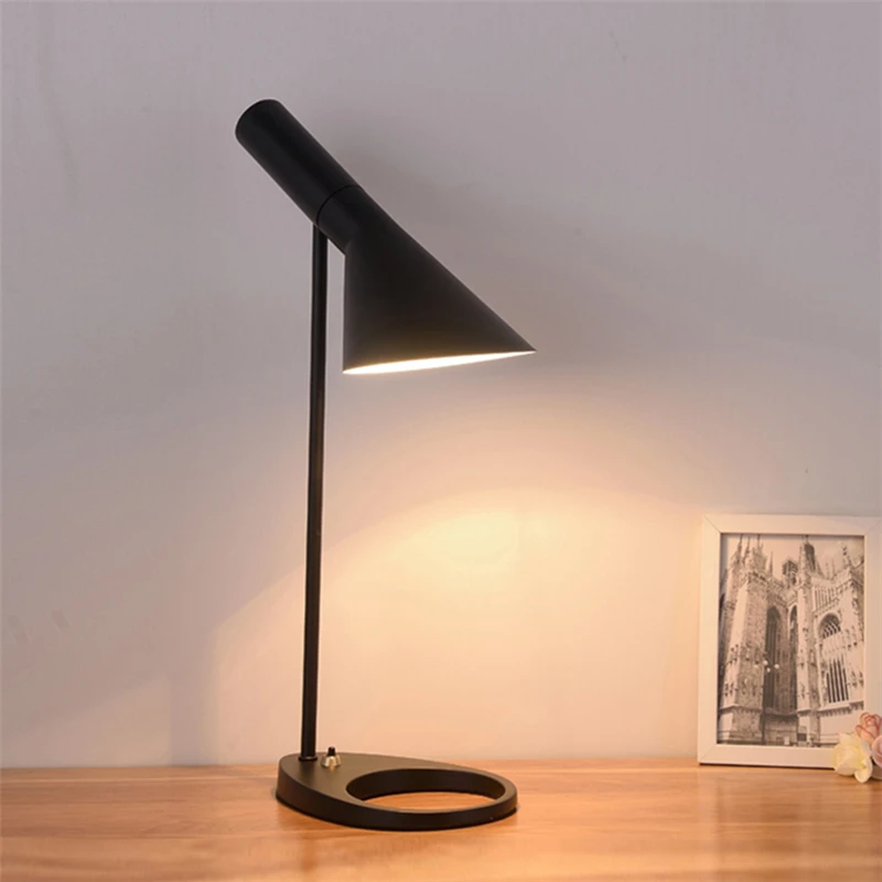 

Современный дизайнерский художественный напольный светильник, лампа в стиле лофт, металлическая стойка, для гостиной, спальни, прикроватная лампа, комнатное украшение