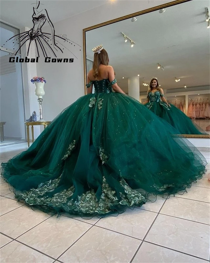 

Green Off The Shoulder Ball Gown Quinceanera Dresses For Girls Beaded Appliques Celebrity Party Gowns Pleats Lace Up Back