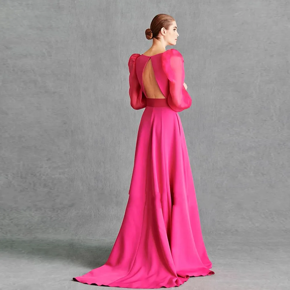 Вечернее платье-трапеция с открытой спиной и V-образным вырезом