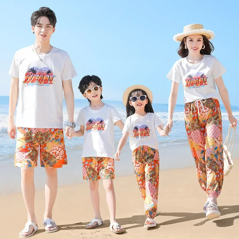 Комплект из двух предметов: футболка и шорты для мамы дочки