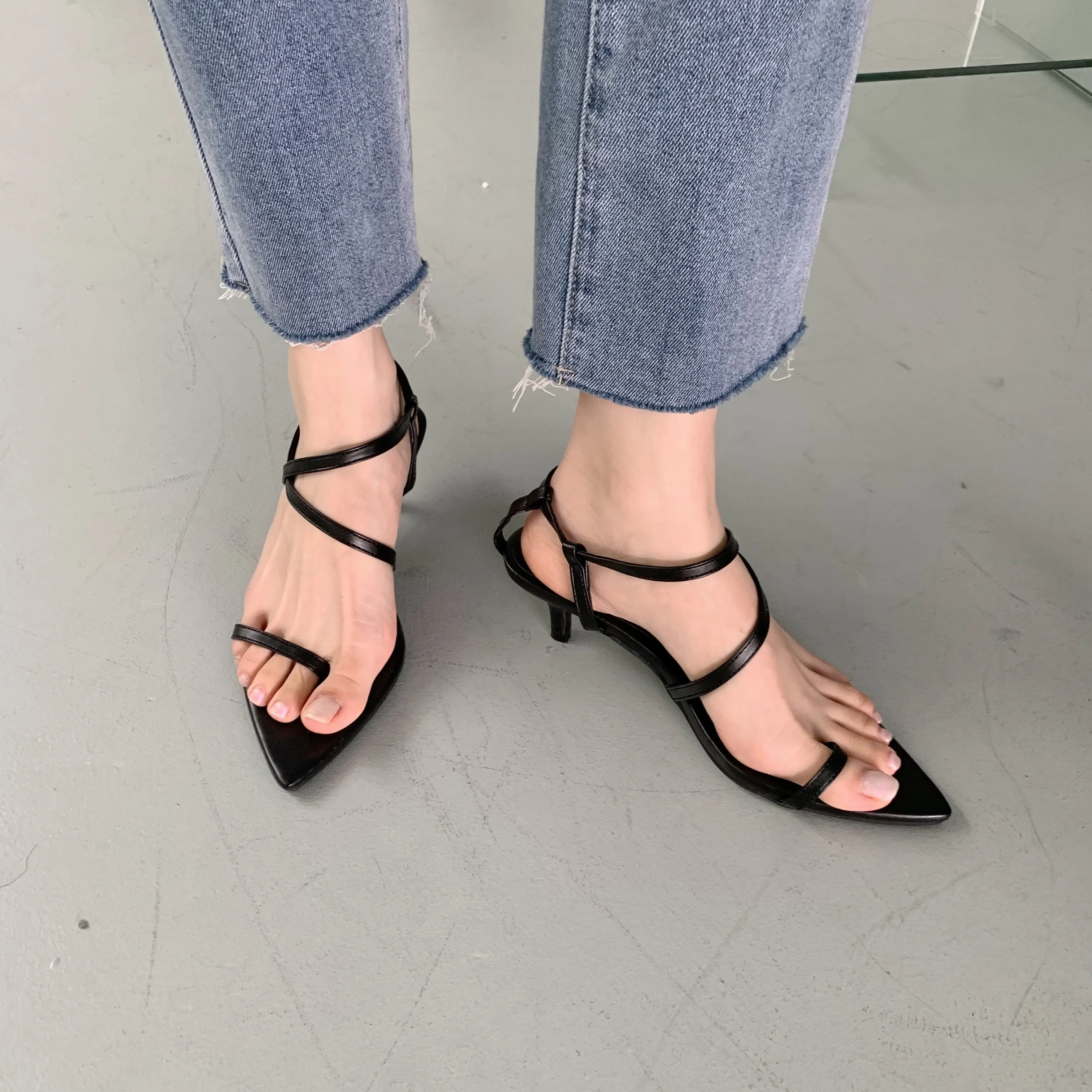 

2022 Summer Comfort Shoes for Women Beige Heeled Sandals Flip Flops Platform Mid-Calf Strap New Black Flat Corrective