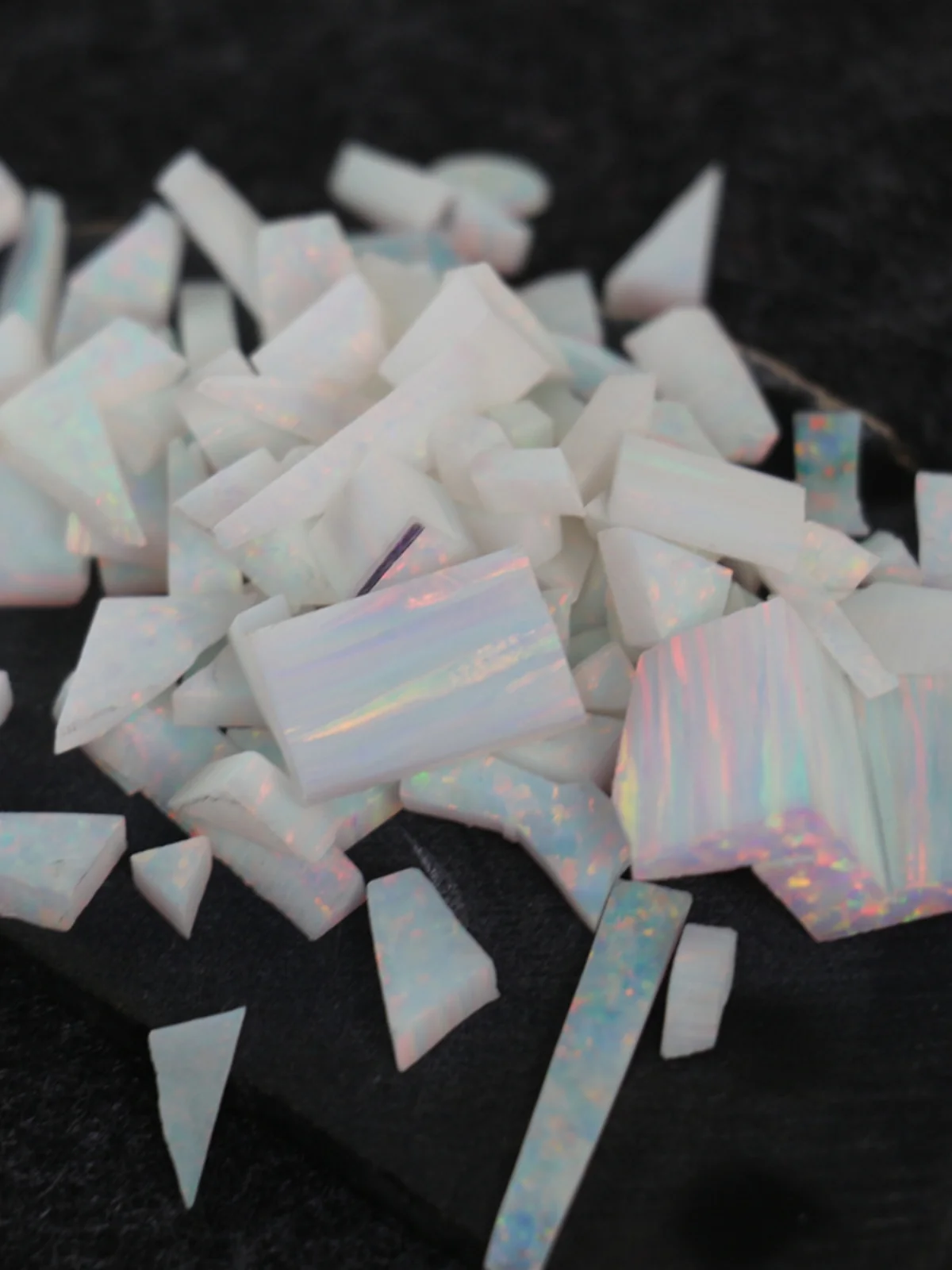 Австралийский драгоценный камень опаловый импортированный из Японии