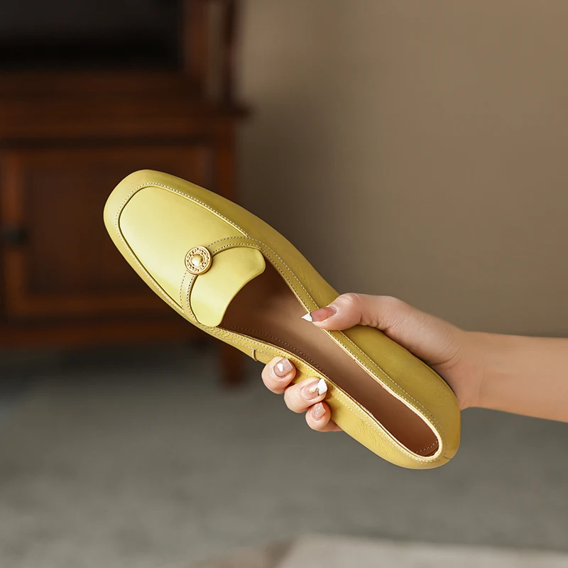 Yellow square head cowhide women's shoes with low heels metal buttons thick heels, cow tendon soles, and women's shoes