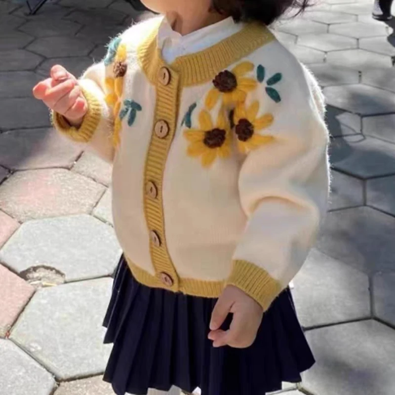 

Новинка 2023, пальто для девочек, вязаный свитер, одежда для девочек с цветами, Детское пальто, Детский свитер, кардиган с вышивкой, милый топ, повседневная верхняя одежда