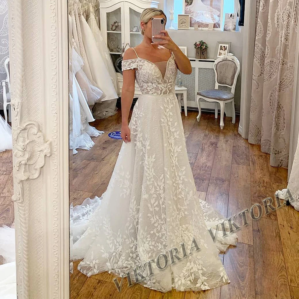 

Платье женское свадебное ТРАПЕЦИЕВИДНОЕ с открытыми плечами и V-образным вырезом