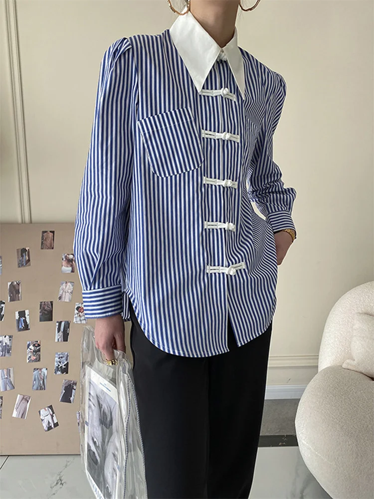 

Buckle Stripes Shirts Women Turn-down Neck Long Sleeve Loose Vintage Tops 2022 Spring Female Fashion Top Clothing B107