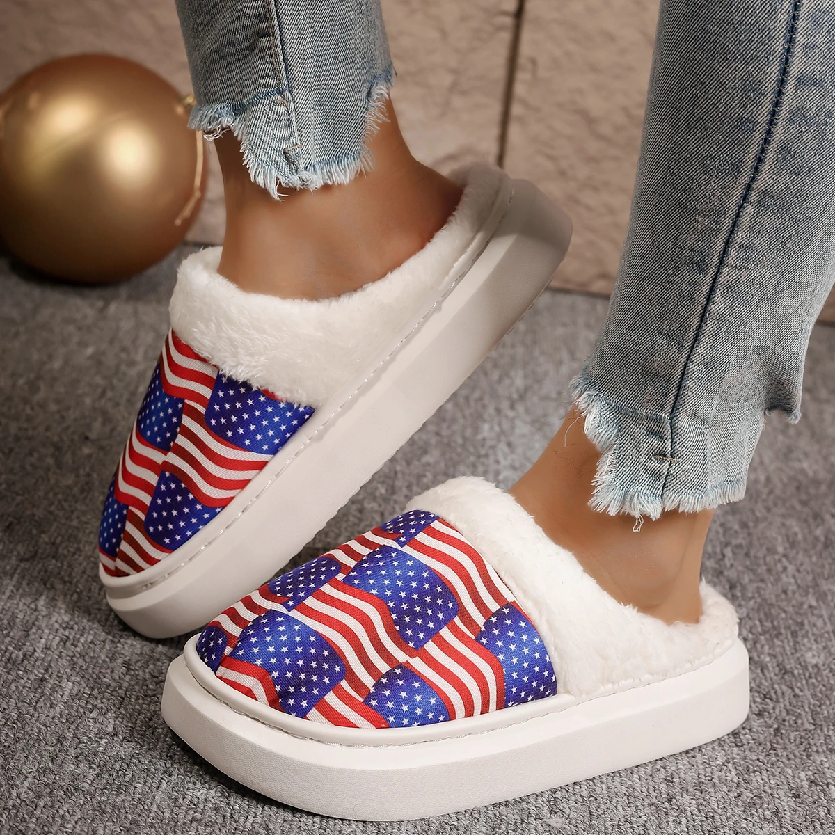 Тапки женские зимние на платформе полузакрытые плоская подошва повседневные