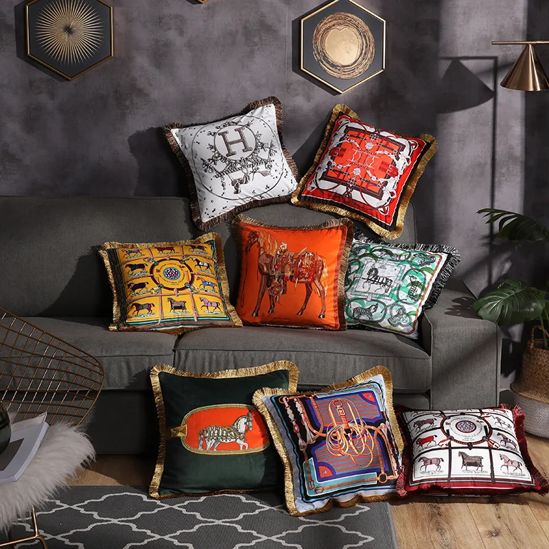 

European American Luxury Printed Cushion Cover Horse Pattern Velvet Pillowcase Lumbar Pillow Cover Tassel Edge Home Decoration