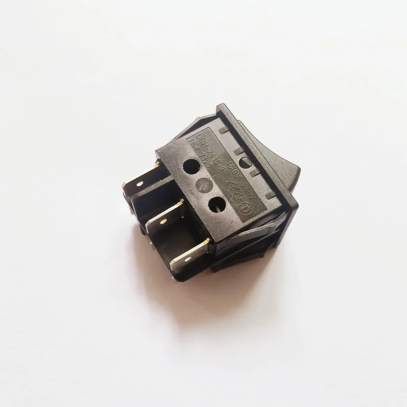 Переключатель MaXueZhong DRH-2415-3 пластиковый черный 16А 250В