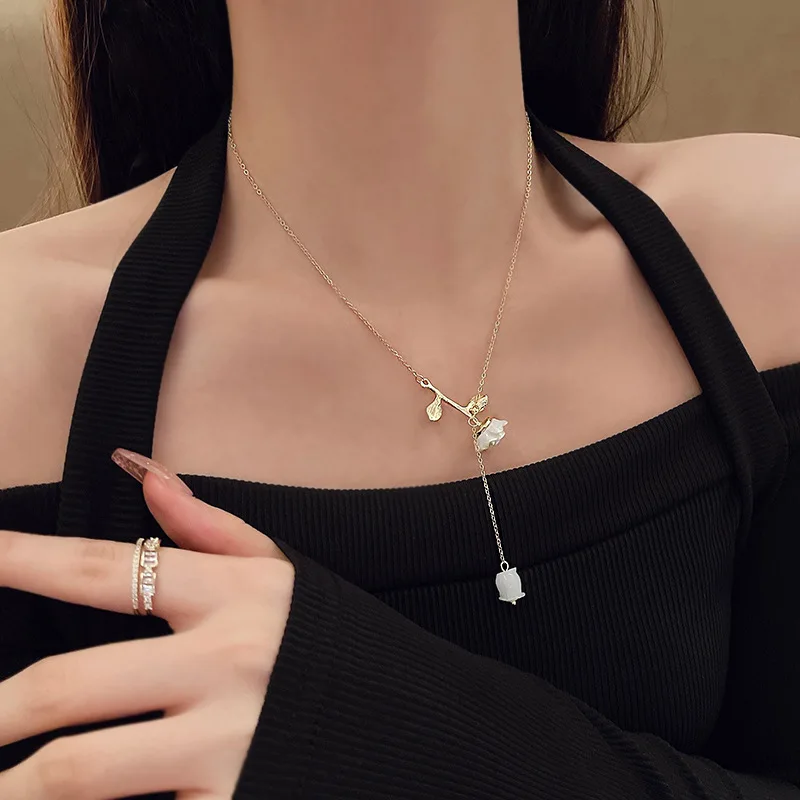 

Luxury Flower Titanium Steel Necklace Trend All-match Pendant Fairy Personality Clavicle Chain Girlfriend Birthday Gift Party