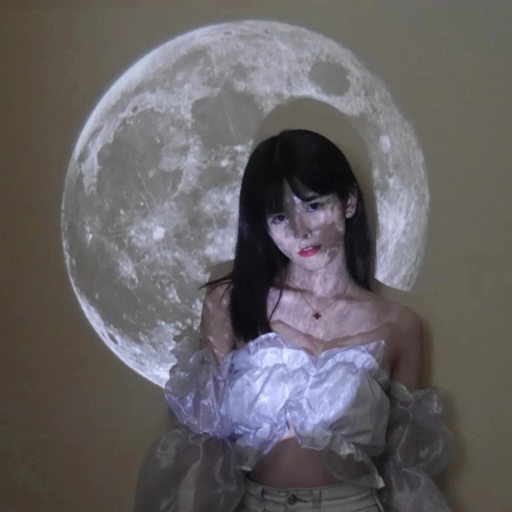 

Creative Moon Earth Projector Lamp Funny Planet LED Projector Light Girl Bedroom Lamp for Bedroom Living Room Supplies