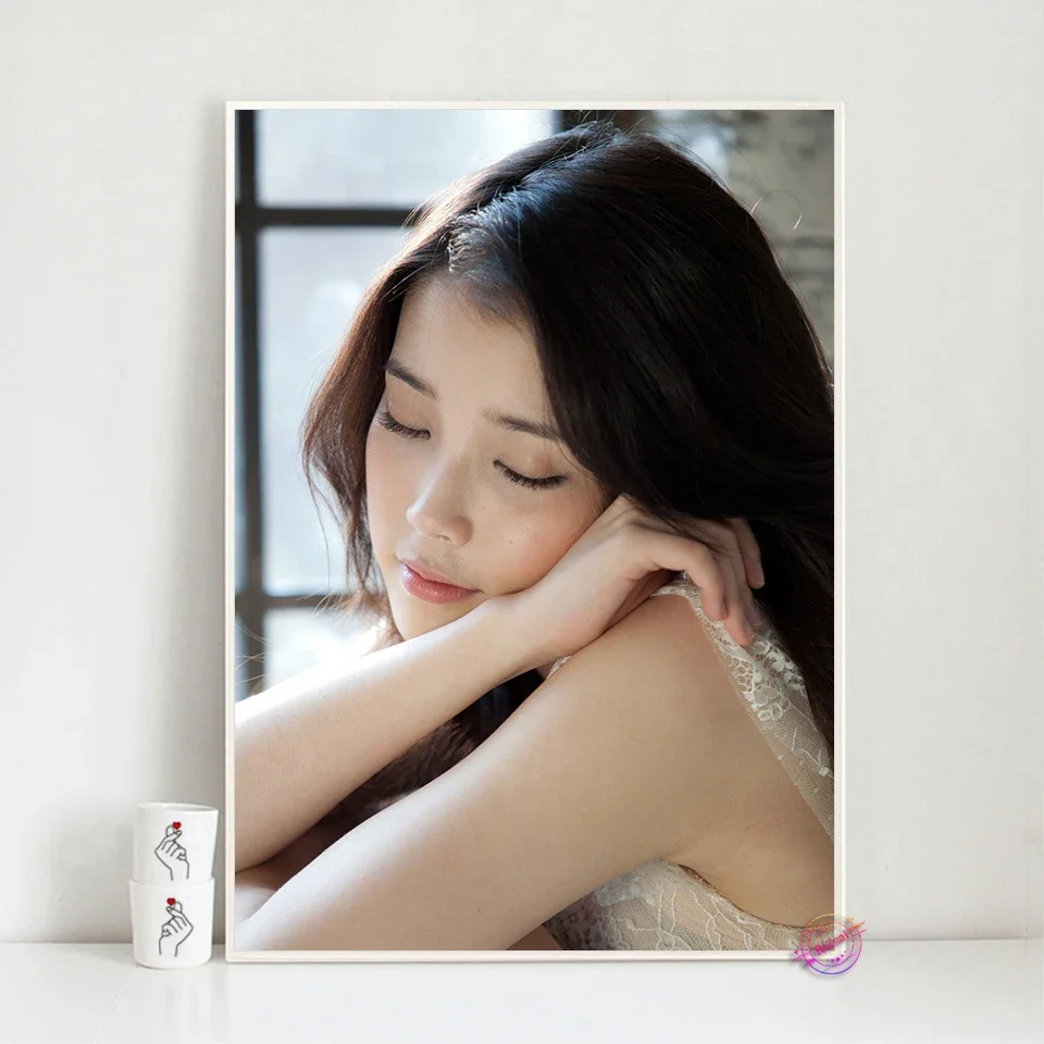 

Poster Lee Ji Eun IU Ruicai