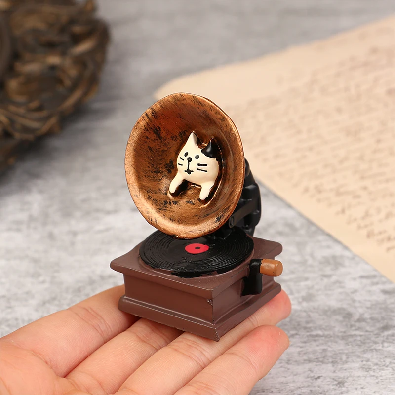 

1PC Doll House Mini Decoration Phonograph Model Cat Cute Retro Phonograph Accessories