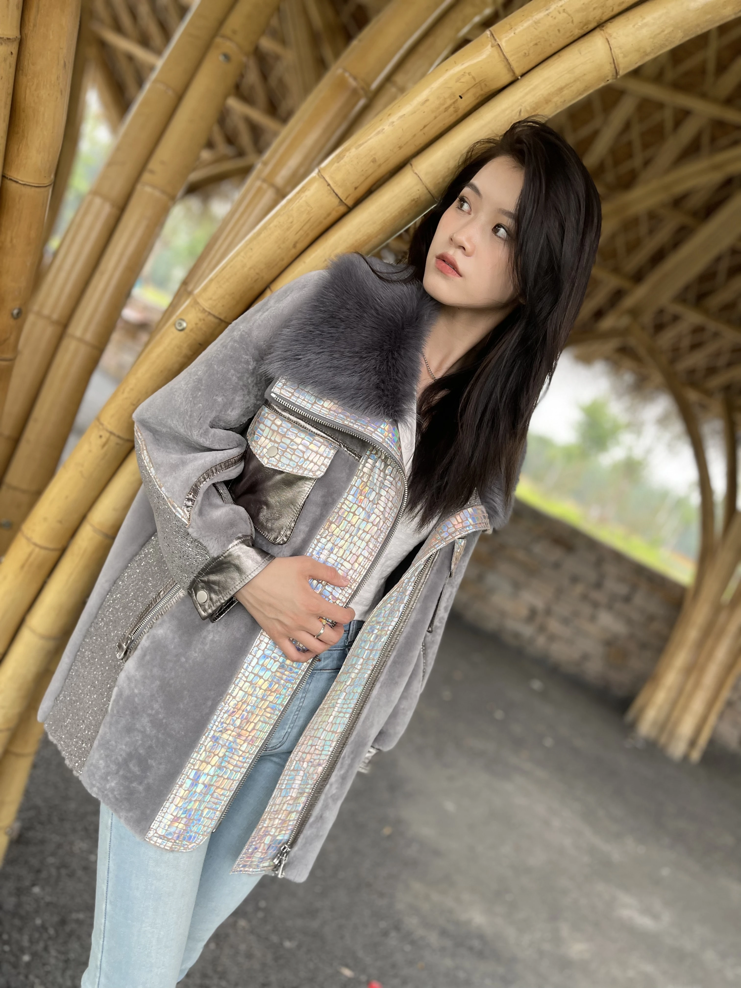 

2022 Winter Women's Coat Women's Real Fur Style With Grey Tuscan Collar Style And Temperature Coexist Loose Big Brand Design
