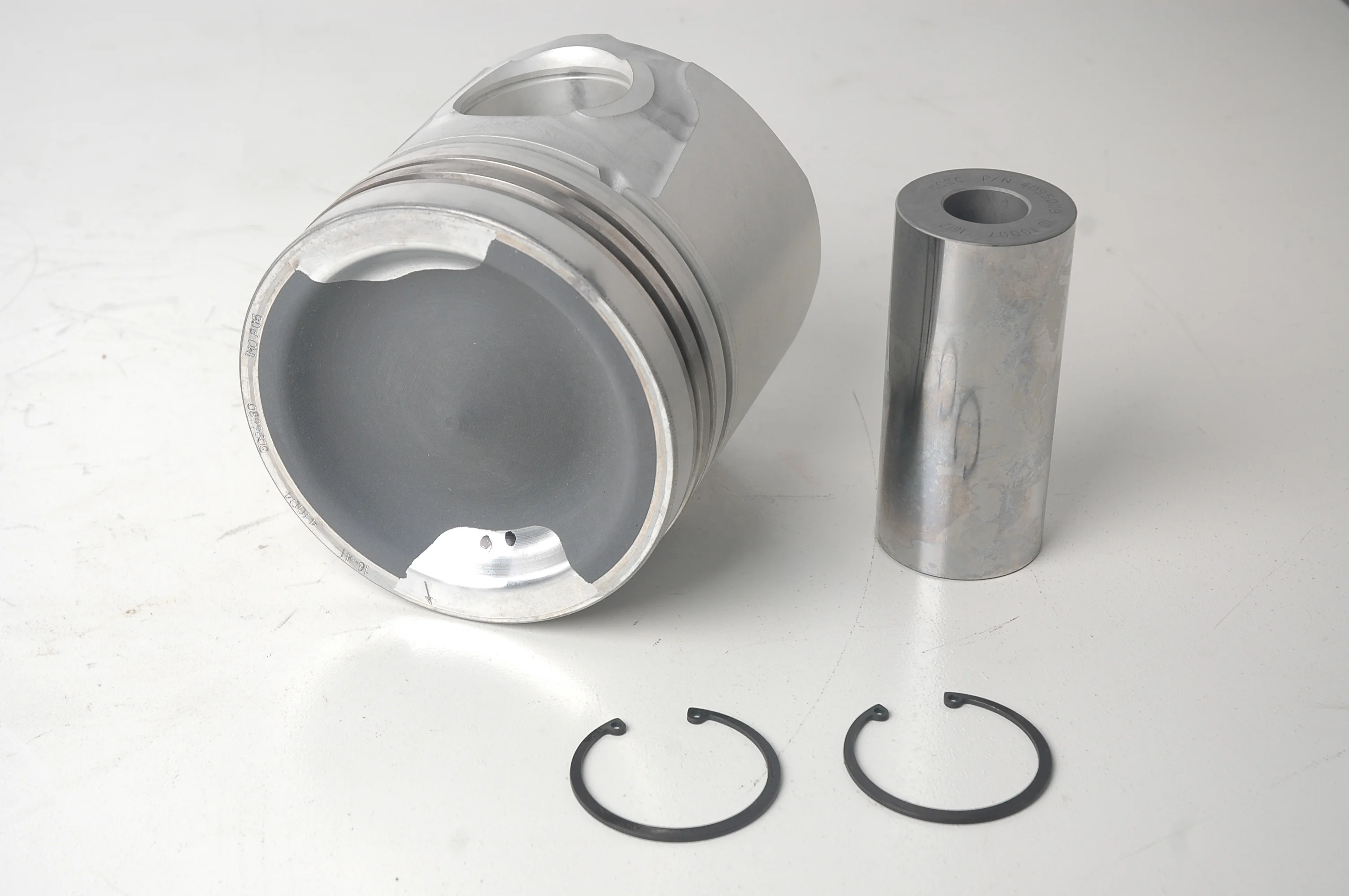 Lianzhong 1 комплект поршневых двигателей K19 KTA19 3631246