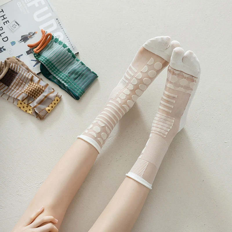 

Women Thin Split Toe Glass Fiber Socks Mesh Asymmetric Geometric Pattern Two Fingers Flip Flop Hosiery Kimono Sandal Socks