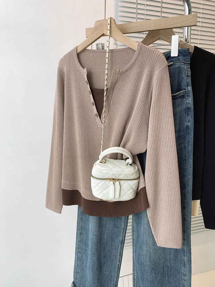 Женский трикотажный свитер с V-образным вырезом и длинным рукавом