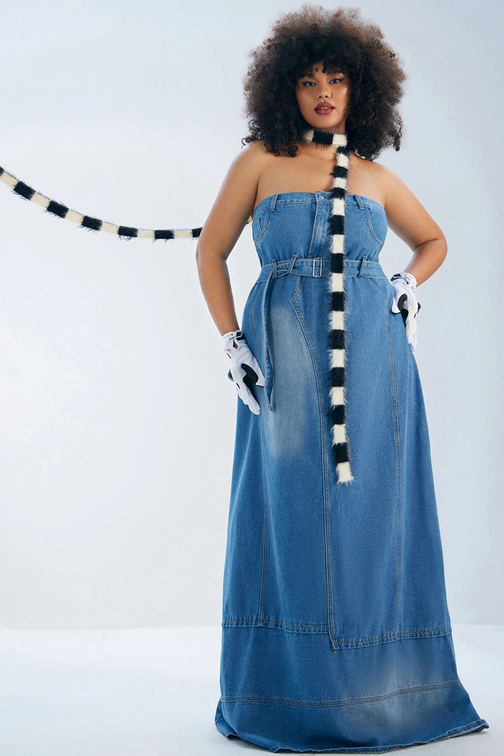 Женское длинное платье больших размеров 2024 осенне-зимнее с поясом и открытыми