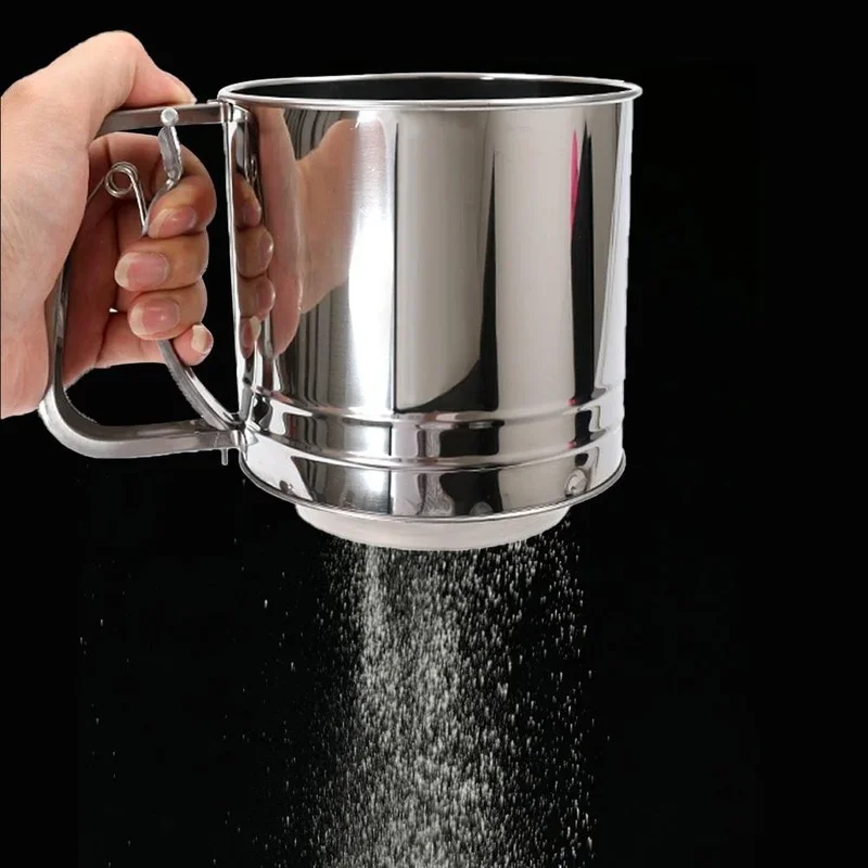 

Handheld Flour Shaker Stainless Steel Mesh Sieve Cup Icing Sugar Bake Tool Hand-pressed Hand-pressed Bakeware Sifters