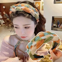 2022 casual women headbands headwear twist knitting pearl hair accessories woven wide side anti slip toothed headband hair hoop