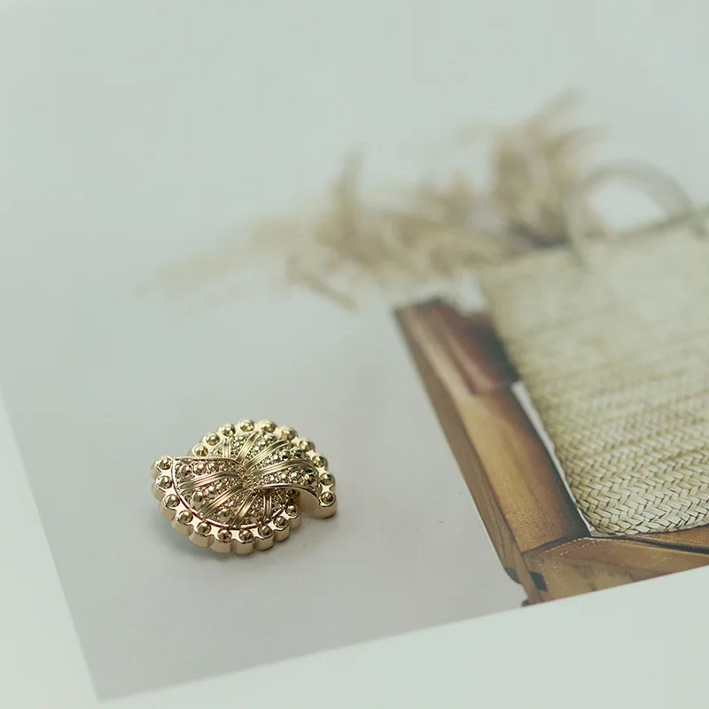 

Large Metal Sewing Buttons Decorative For Crafts Coats Needlework Diy Supply Clothes Gold Settings Art Button Vintage 10pcs/lot