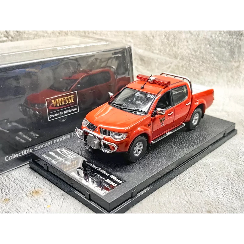 Фото Масштабная модель 1/43 Sunstar Vicz Mitsubishi L200: пикап пожарной службы Макао, полицейский автомобиль, командный автомобиль, литая модель из сплава №1