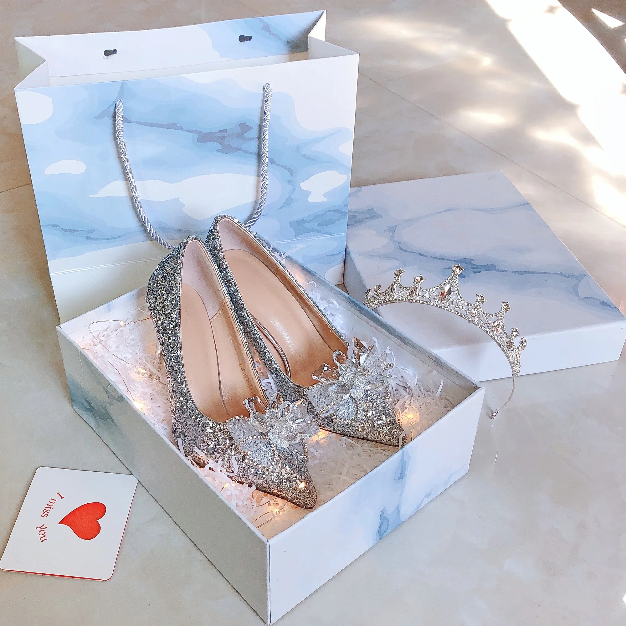 

2023 Burst shallow mouth butterfly crystal bridesmaid French wedding heels